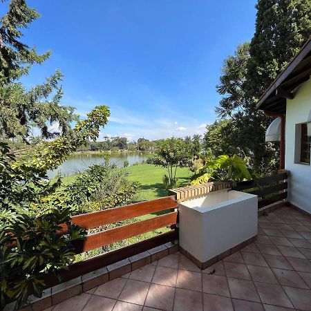 Casa Vista Lago Vitoria Regia Holambra Eksteriør billede