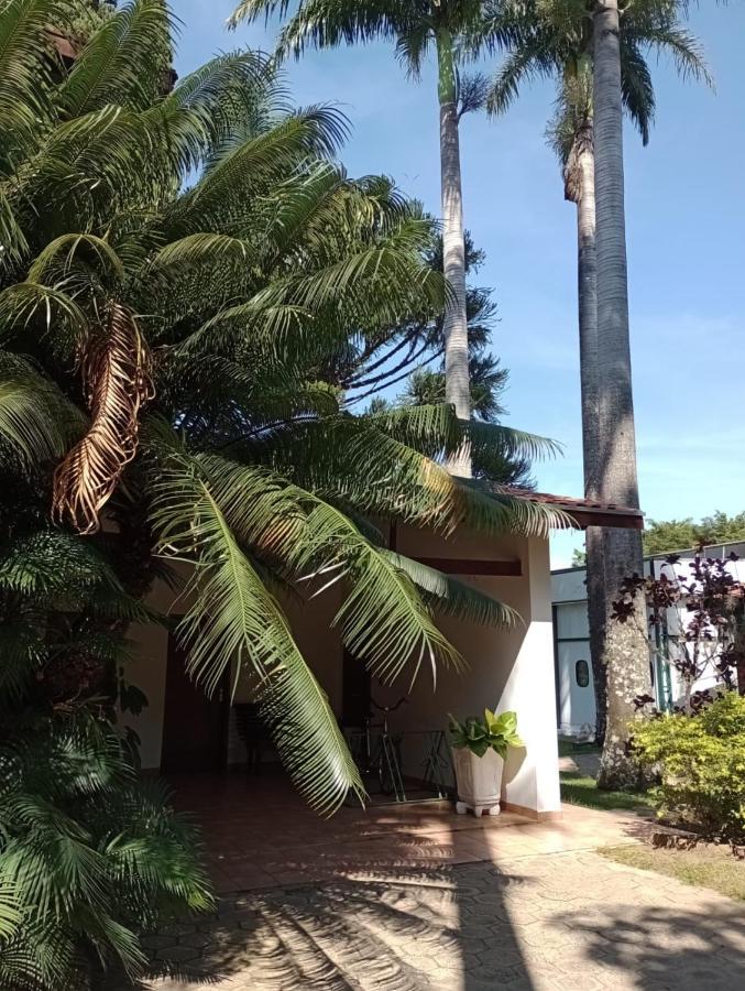 Casa Vista Lago Vitoria Regia Holambra Eksteriør billede